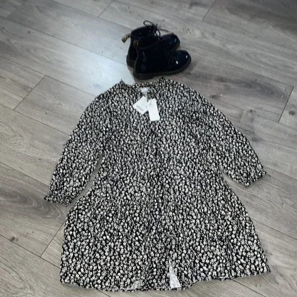 Super cute size 10 Zara girls dress. So cute with doc martens!